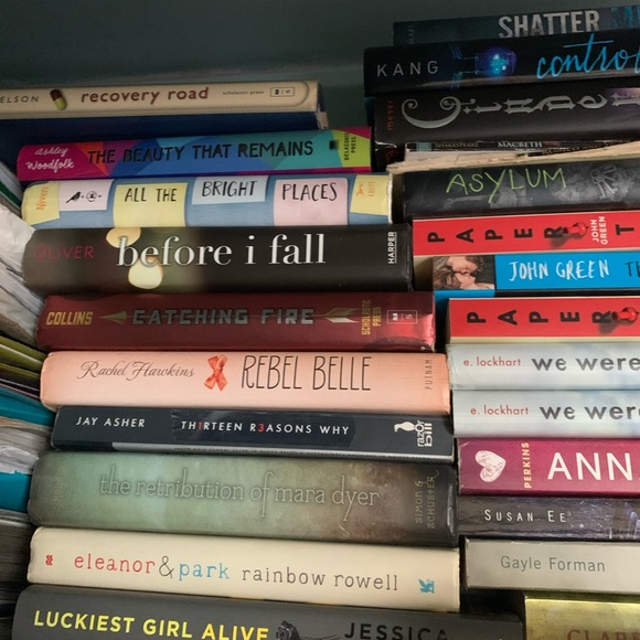 books - Picture 2 of 7